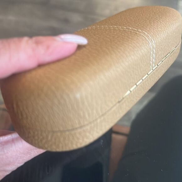 Authentic Tod's burgundy/wine color Sunglasses - Picture 6 of 8